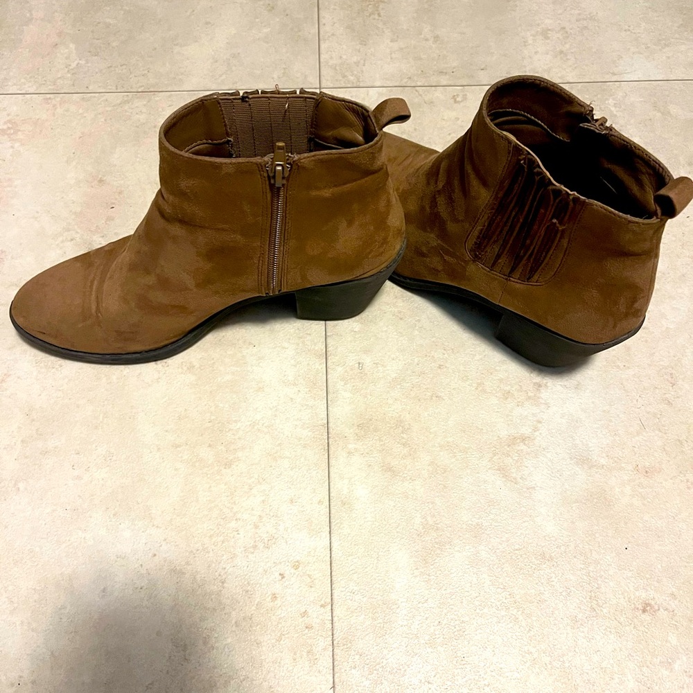 Brown booties - Forever 21 - Size 10 - Picture 4 of 6